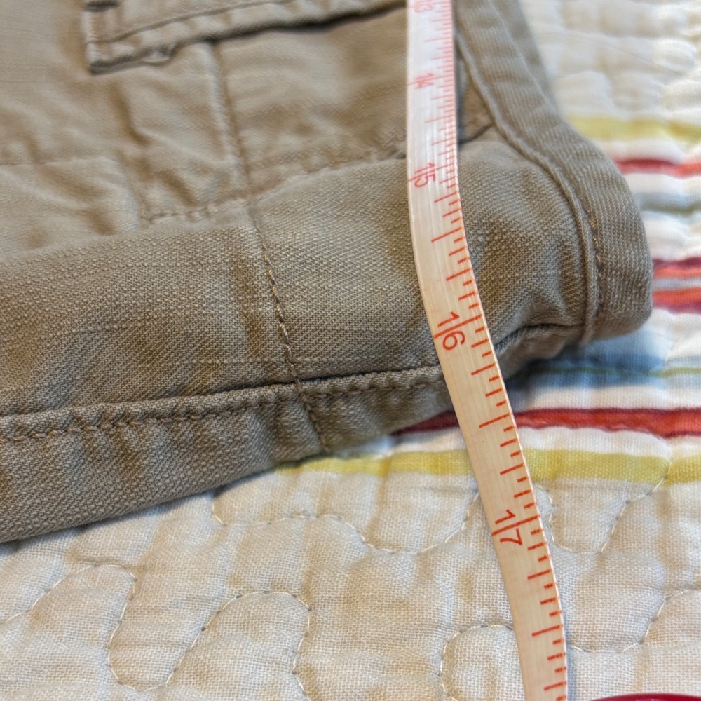 Levi's Women's Tan Cargo Shorts - Picture 8 of 12